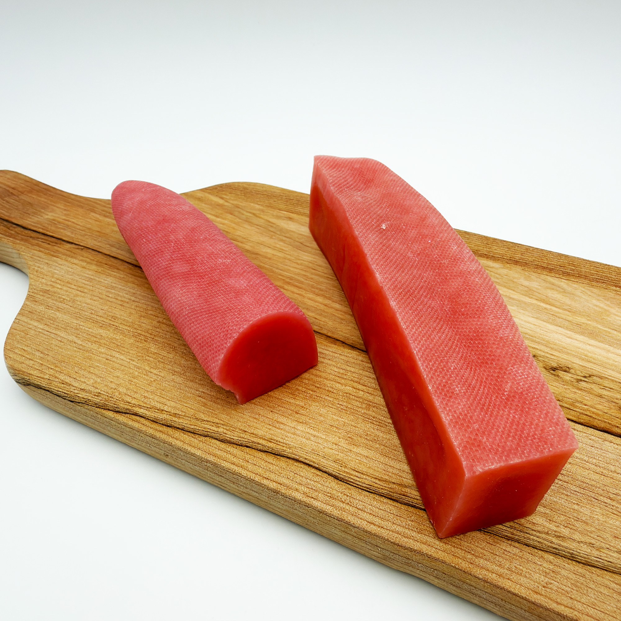 Kaukäse mit Erdbeere in verschiedenen Größen